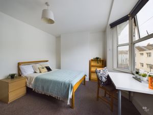 bed 4- click for photo gallery